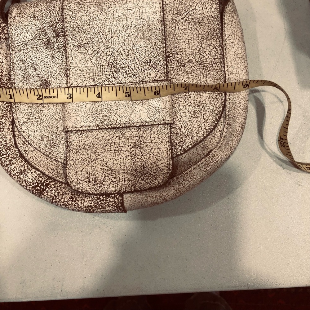 LATICO Distressed Crossbody off white see measurements - Picture 8 of 13